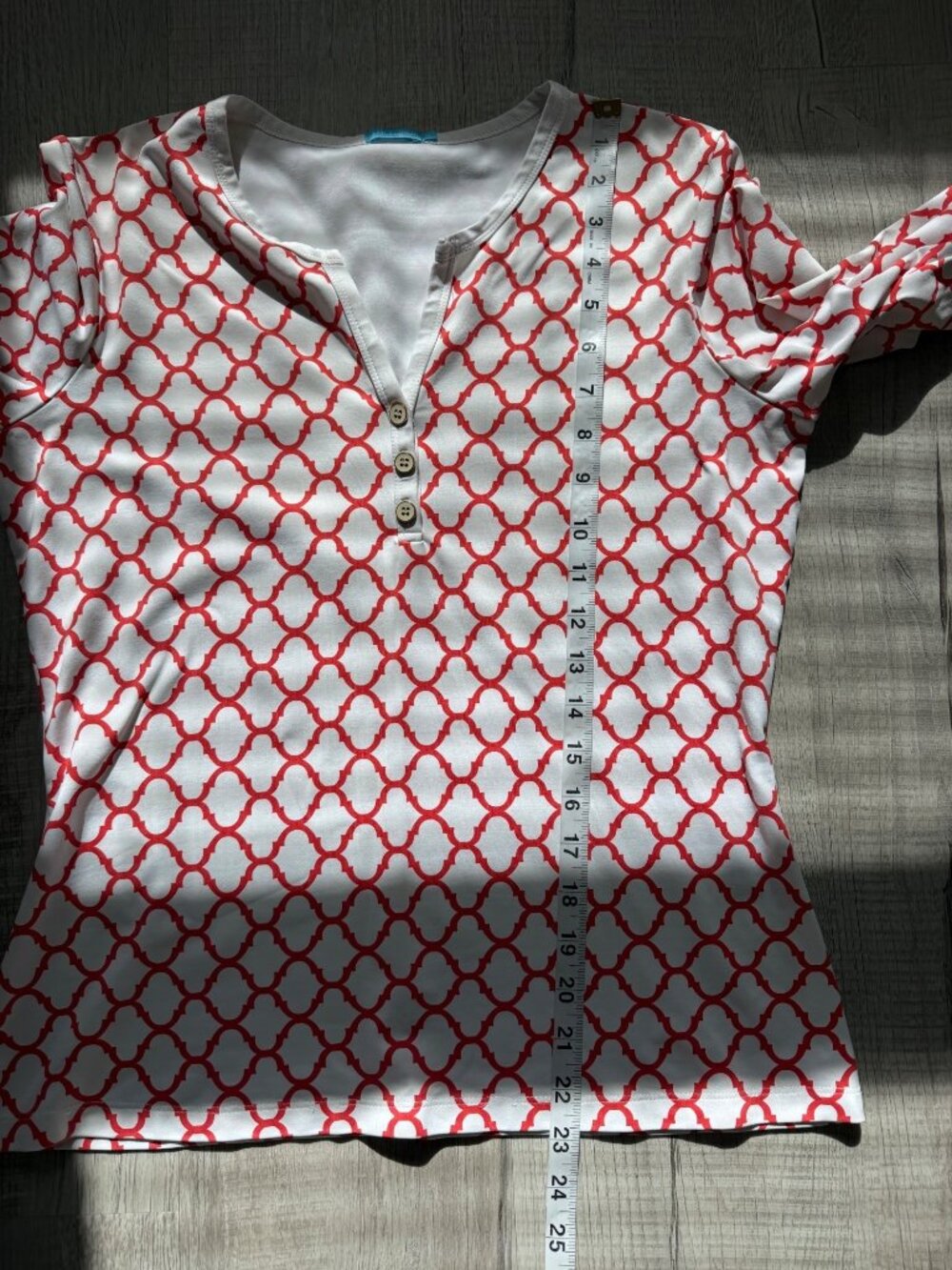 J. McLaughlin Womens Size M Top White Red Geometric 3/4-Sleeve Catalina Henley - Picture 6 of 8